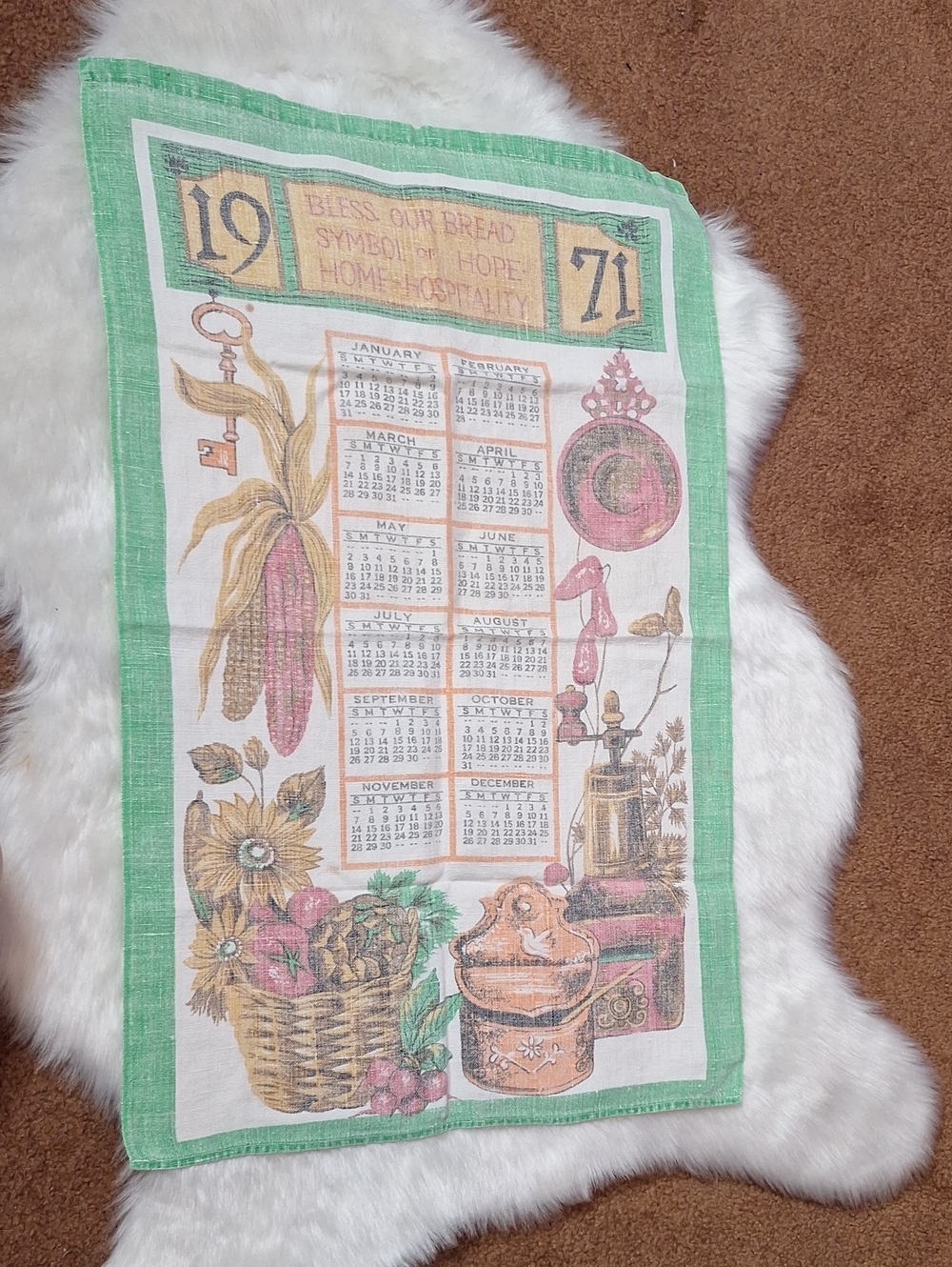 Vintage-Style Green Border Kitchen Tea Towel with 1971 Calendar Print